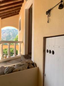 Postel nebo postele na pokoji v ubytování La Reguergue, vue sur l'Espinouse