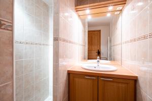 Koupelna v ubytování Appartement 8 - Le Lachat + 18 fotografií