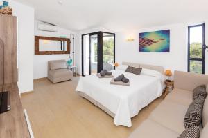 Gallery image of Precioso Atico Sa Perdiu in Cala Santandria