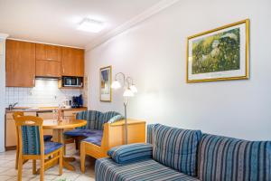 Kuchyň nebo kuchyňský kout v ubytování Europa Residenz in Thermennähe