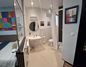 Ένα μπάνιο στο Hotel Parc & Lac +83 φωτογραφίες