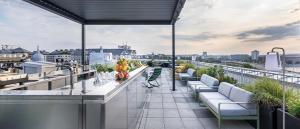 B&B Hotel Budapest Cityにあるバルコニーまたはテラス