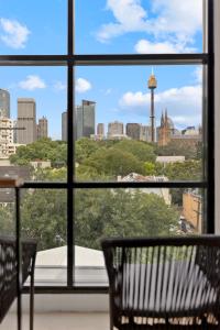 Μπαλκόνι ή βεράντα στο City-View Retreat with Tranquil Rooftop Spa +55 φωτογραφίες