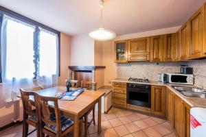 Gallery image of Casa Vacanze Matisse in Toscolano Maderno