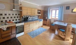 Η κουζίνα ή μικρή κουζίνα στο Lammerergut