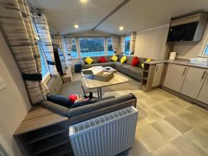 Χώρος καθιστικού στο BLAIRGOWRIE Ballintuim HOLIDAY LET