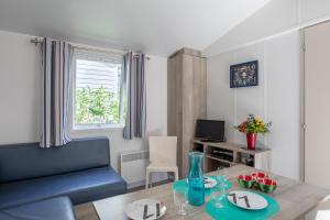 Gallery image of Mobil Home sur camping avec piscine in Saint-Jean-de-Monts