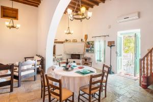 Kuchyň nebo kuchyňský kout v ubytování Fedra's Traditional House