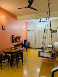 Μια τηλεόραση ή/και κέντρο ψυχαγωγίας στο Nemmadi Farmhouse +7 φωτογραφίες