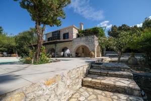 Το κτήριο όπου στεγάζεται  η βίλα