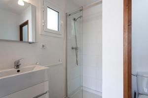 Un baño de Casa Morisca vistas al mar 20 fotos más