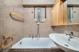 Koupelna v ubytování Apt Vista sulla Vallata + 12 fotografií