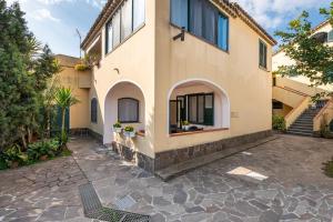 Το κτήριο όπου στεγάζεται  το διαμέρισμα