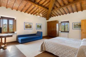 Postel nebo postele na pokoji v ubytování Le Colline di Vinci - Leonardo Flat + 30 fotografií