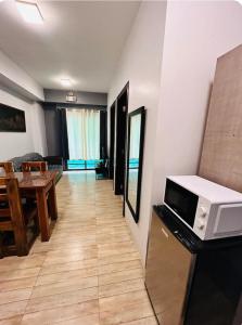 Η κουζίνα ή μικρή κουζίνα στο Stay At Omari