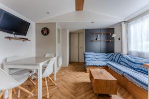 Μια τηλεόραση ή/και κέντρο ψυχαγωγίας στο Mobilhome a La reserve