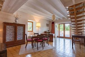 Φωτογραφία από το άλμπουμ του La Gabbro σε La Rouveure