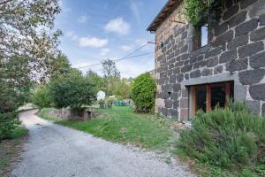 Το κτήριο όπου στεγάζεται  the country house