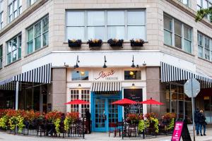 Budova, kde se hotel nachází