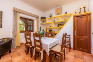 Posezení v ubytování Es Voltor