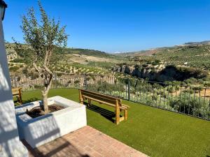 Nespecifikovaný výhled na hory nebo výhled na hory při pohledu z vily