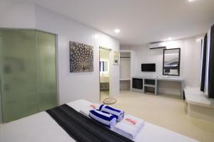 Μια τηλεόραση ή/και κέντρο ψυχαγωγίας στο El Fuego Boracay +31 φωτογραφίες