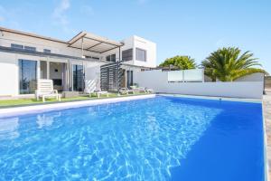 Kolam renang di atau dekat dengan Casa Amanecer 2