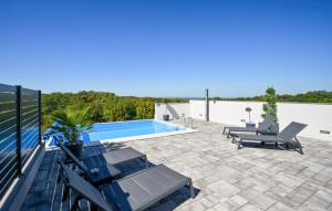 Piscine de l'établissement Villa Vinea by Villas Guide ou située à proximité