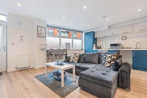 Kuchyň nebo kuchyňský kout v ubytování Central 2 Bedroom Apartment with Free Parking Sleeps 8 & Walk to City Centre & Arena + 52 fotografií