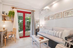 Φωτογραφία από το άλμπουμ του Cozy 2-bdrm-house With Garden στην Κατούνα