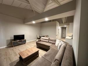 Alarga Residence&Suites Hotel Çeşme休息區