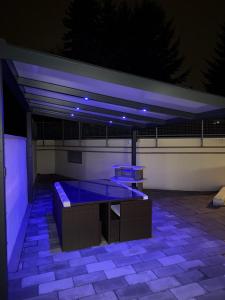 Fotografie z fotogalerie ubytování Frankfurter 21 Haus - 2 WE, 2 Küchen, 2 Bäder, 6 SZ, 19 Betten v destinaci Siegburg