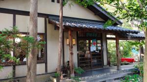 Το κτήριο όπου στεγάζεται  το διαμέρισμα