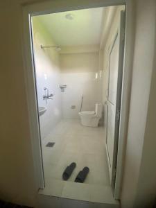 Ένα μπάνιο στο River Tiger Homestay