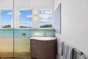 Gallery image of Gulf Front 4 Bedroom Home with Courtyard in Rosemary Beach