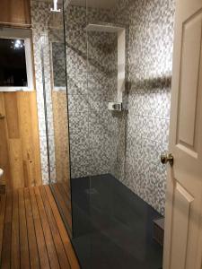 Koupelna v ubytování A louer une maison entière ou à la chambre + 12 fotografií