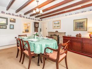 Posezení v ubytování Corner House + 24 fotografií