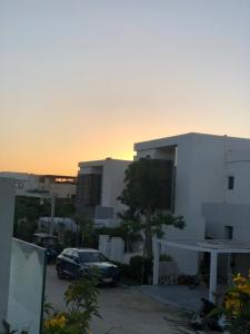 Φωτογραφία από το άλμπουμ του chalet hacienda white σε Mājid Abū Zayd