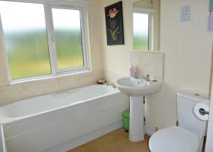 Phòng tắm tại Clear Sky Lodge Park