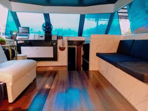 Χώρος καθιστικού στο Yacht Luxor