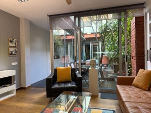 Et opholdsområde på ArtlifeBCN Fira Apartment