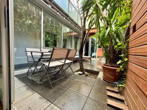 En balkon eller terrasse på ArtlifeBCN Fira Apartment