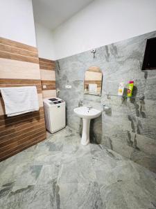 Ένα μπάνιο στο Skye Sea View Apartment