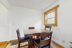 Gallery image of Woodland Chalet in Boyds Creek