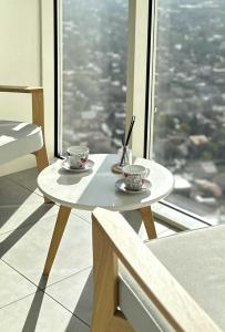 Billede fra billedgalleriet på 36th floor Sky city- 2 bedroom app free private parking i Skopje