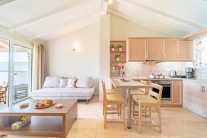 Køkken eller tekøkken på Mazis Deluxe Apartment