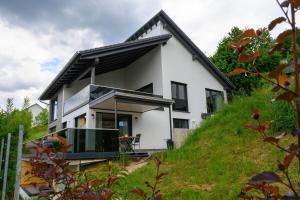 Το κτήριο όπου στεγάζεται  το διαμέρισμα