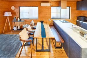 Posezení v ubytování COCO VILLA 南熱海-Sauna-