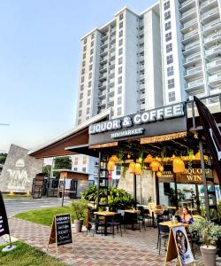 Το κτήριο όπου στεγάζεται  το διαμέρισμα