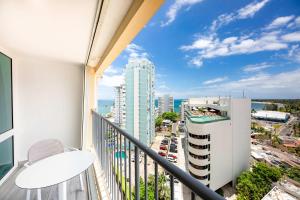 Μπαλκόνι ή βεράντα στο Beach Front Studio at ESJ Towers